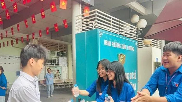 Đoàn Thanh niên phường Xuân Phương hoàn thành chiến dịch 'Tiếp sức mùa thi' năm 2026