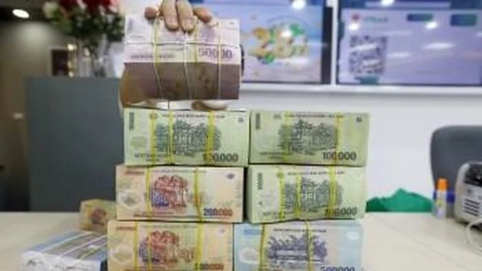 Nới trần vốn ngắn hạn 'nuôi' cho vay trung dài hạn, thận trọng rủi ro đổ vốn bất động sản và lệch pha kỳ hạn
