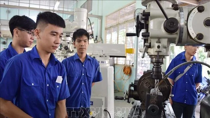Năng lực số: Tiêu chuẩn bắt buộc đối với giáo viên nghề