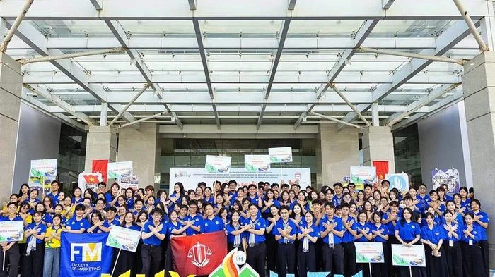 Chuyến xe tình nguyện Mùa hè xanh UFM chính thức lăn bánh