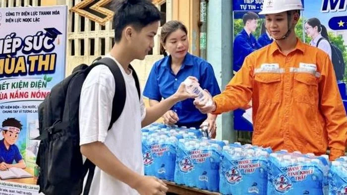 Thanh Hóa: Tiếp sức mùa thi từ những người thợ điện