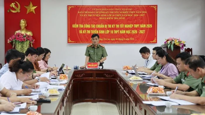 Ban Chỉ đạo các kỳ thi cấp tỉnh kiểm tra công tác chuẩn bị Kỳ thi tốt nghiệp THPT năm 2026 tại Trường THPT Thành phố
