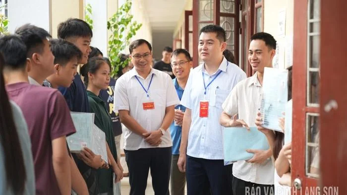 Đoàn kiểm tra số 3 của Ban Chỉ đạo thi cấp tỉnh kiểm tra công tác coi thi tốt nghiệp THPT năm 2026