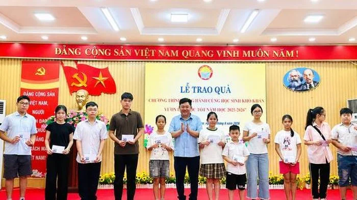 Hội Khuyến học phường Văn Miếu - Quốc Tử Giám: Đồng hành cùng học sinh khó khăn vươn lên học tốt