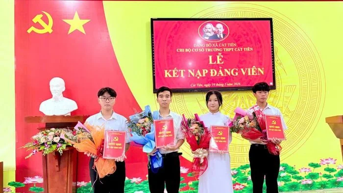 Những 'hạt giống đỏ' ở vùng xa Cát Tiên
