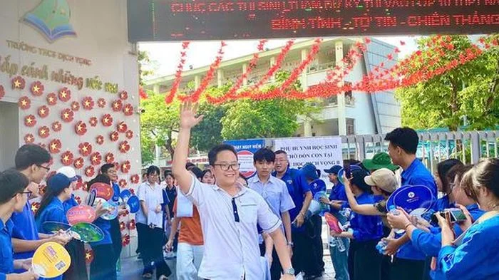 Giảm 'sức nóng' kỳ thi lớp 10 tại Hà Nội và cả nước: Cần lời giải từ quy hoạch trường lớp