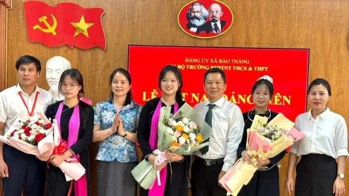 Tự hào 'mốc son' tuổi 18