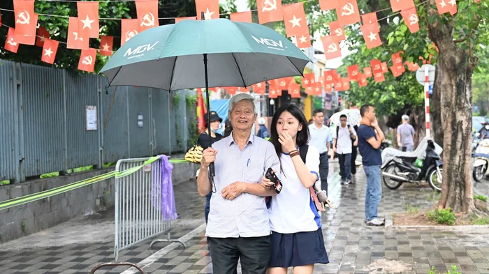 Phụ huynh đồng hành cùng con trong Kỳ thi tốt nghiệp THPT năm 2026