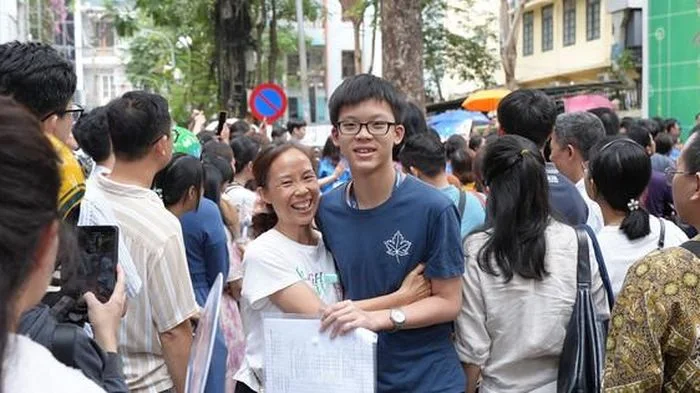 Sau cánh cổng vào lớp 10 công lập, học sinh còn nhiều lối đi để trưởng thành