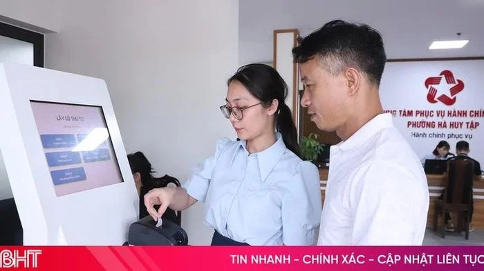 Khi cán bộ xã vừa làm, vừa học chuyển đổi số